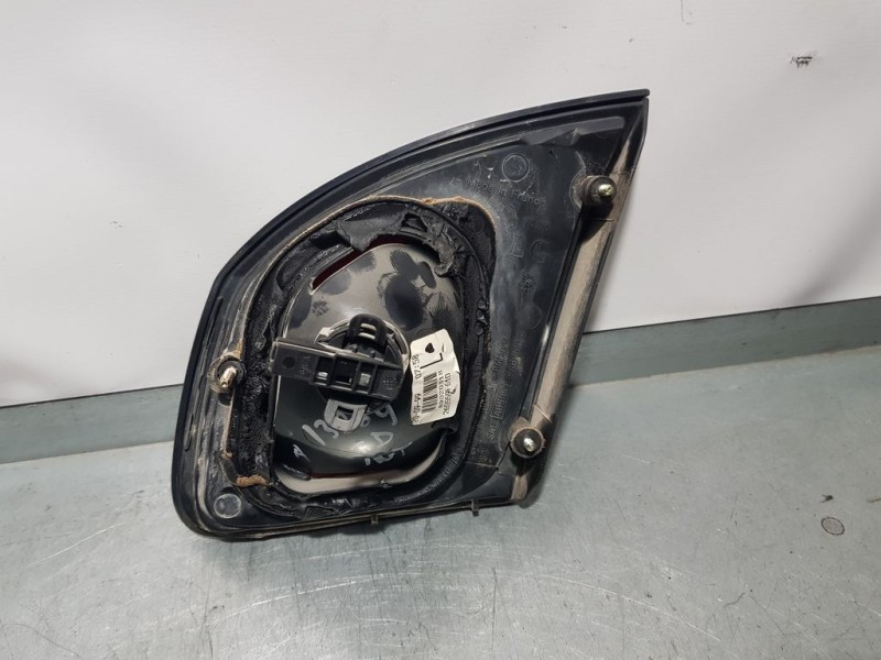 Recambio de piloto trasero izquierdo para nissan primera berlina (p11) básico referencia OEM IAM 265559F628  INTERIOR