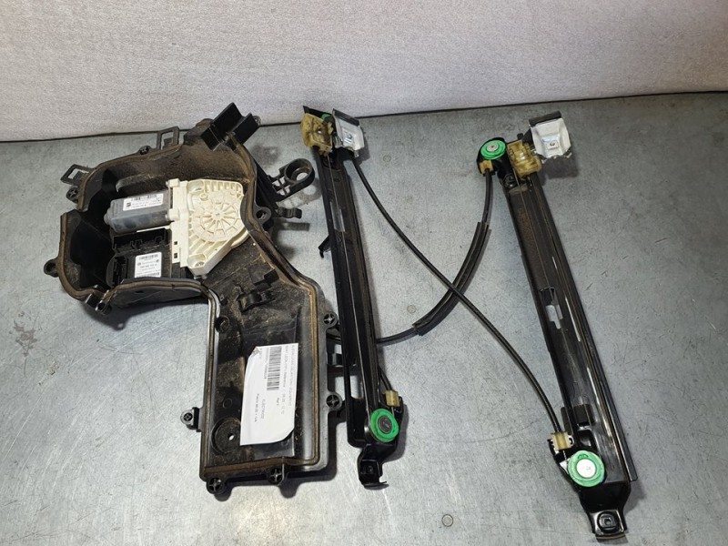 Recambio de elevalunas delantero izquierdo para seat leon (1p1) reference referencia OEM IAM SIN REF  ELECTRICO