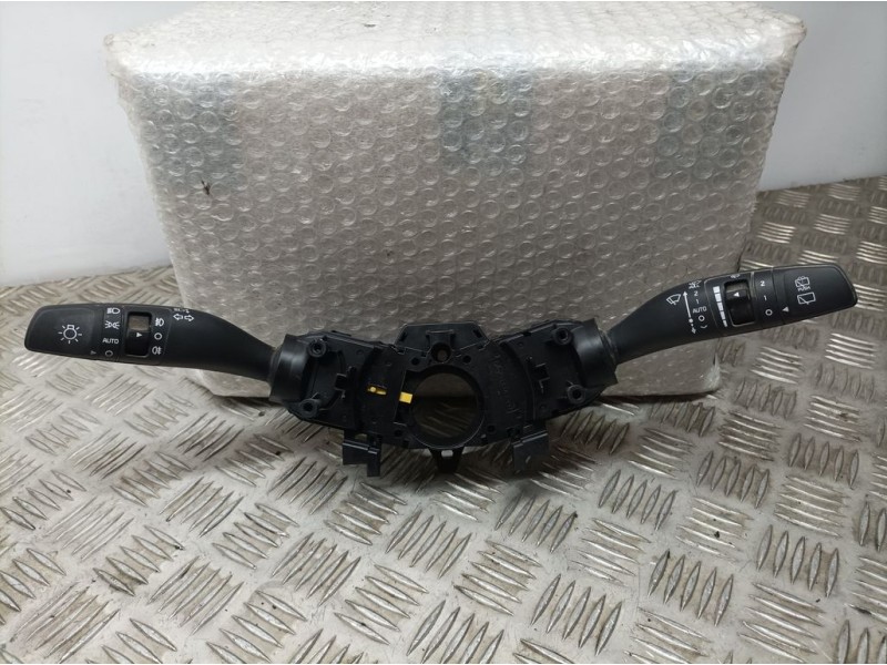 Recambio de mando luces y limpia para kia rio (yb) attract referencia OEM IAM 93403H8960  