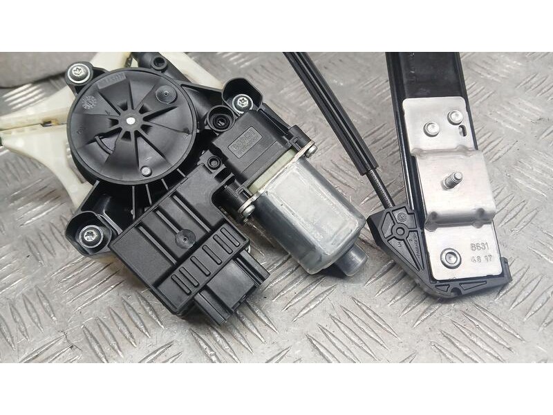 Recambio de elevalunas delantero derecho para volkswagen polo advance referencia OEM IAM 2G4837462B ELECTRICO 6 PINS 