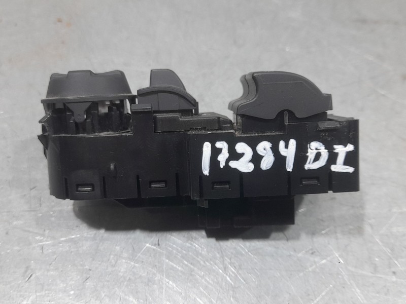 Recambio de mando elevalunas delantero izquierdo para peugeot 208 ii (ub_, up_, uw_, uj_) 1.5 bluehdi 100 referencia OEM IAM 983