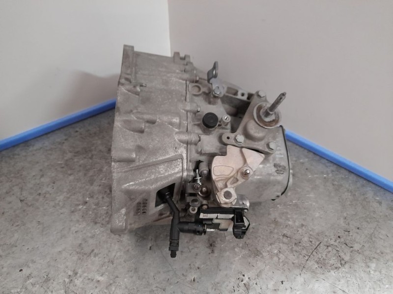 Recambio de caja cambios para citroën c4 lim. seduction referencia OEM IAM 20EA23 1439018 6VELOCIDADES