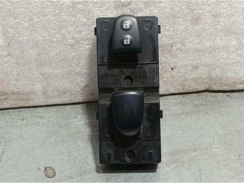 Recambio de mando elevalunas delantero derecho para nissan juke (f15) acenta referencia OEM IAM 254111KA5A  