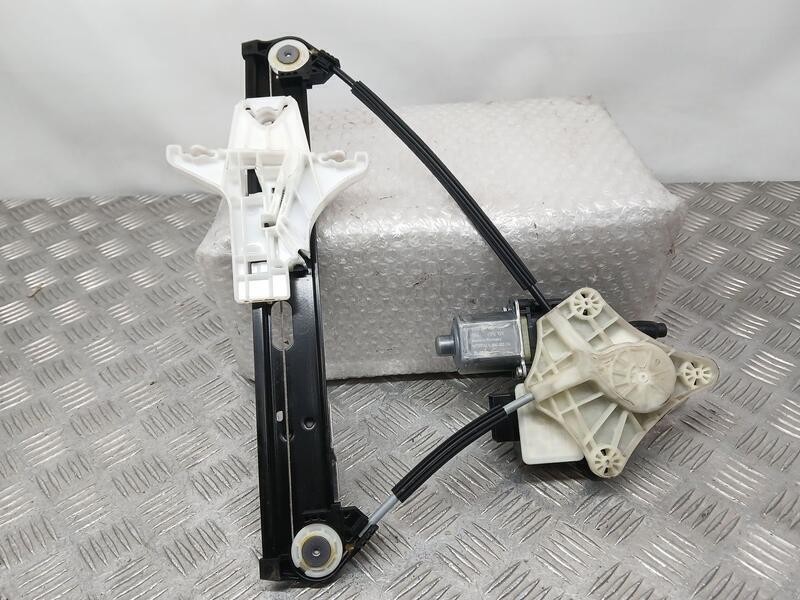 Recambio de elevalunas trasero derecho para volkswagen polo advance referencia OEM IAM 2G6839462C ELECTRICO 5 PINS 