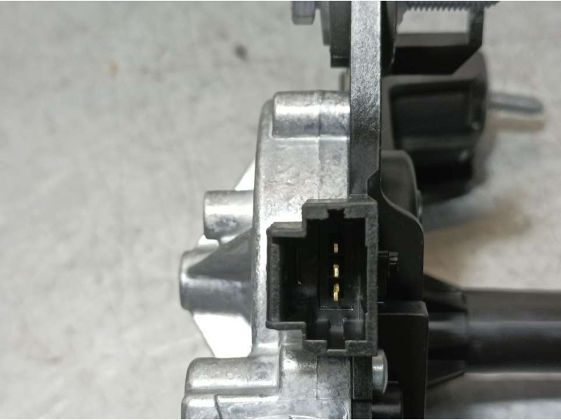 Recambio de motor limpia trasero para peugeot 5008 gt line 1.5 hdi 130 cv referencia OEM IAM 9811259980 0390205112 BOSCH