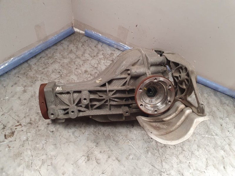Recambio de diferencial trasero para audi a4 ber. (b8) básico quattro referencia OEM IAM 8K0599287G  