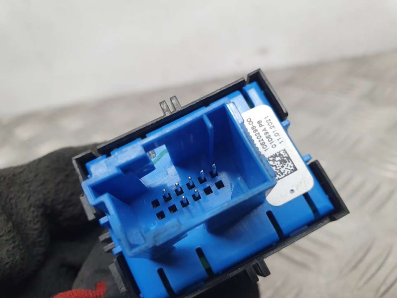 Recambio de palanca freno de mano para peugeot 5008 gt line 1.5 hdi 130 cv referencia OEM IAM 9810593577 1052029800 ELECTRICA