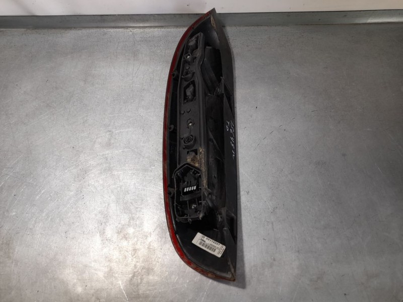 Recambio de piloto trasero derecho para opel corsa c cosmo referencia OEM IAM 09114337  VALEO