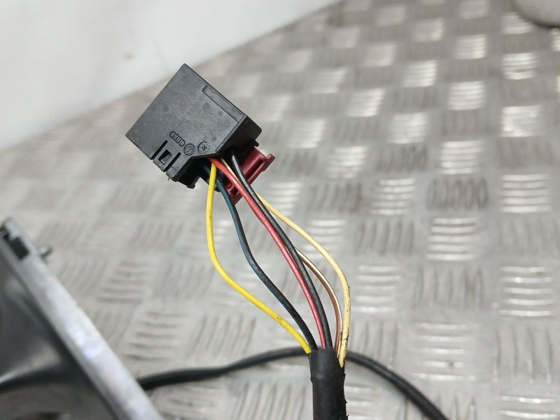 Recambio de retrovisor derecho para audi a3 (8p1) 1.6 tdi referencia OEM IAM 8P1858532DB ELECTRICO TOCADO 6 CABLES 