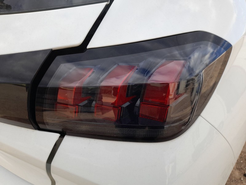 Recambio de piloto trasero derecho para peugeot 208 ii (ub_, up_, uw_, uj_) 1.5 bluehdi 100 referencia OEM IAM 9823216680  