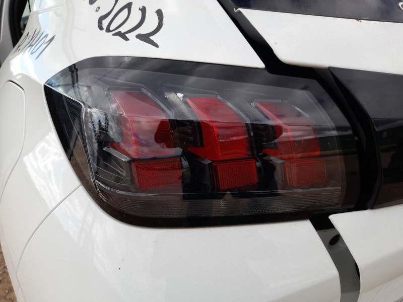 Recambio de piloto trasero izquierdo para peugeot 208 ii (ub_, up_, uw_, uj_) 1.5 bluehdi 100 referencia OEM IAM 9823216880  