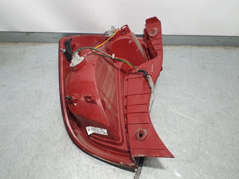 Recambio de piloto trasero derecho para kia picanto drive referencia OEM IAM 924021Y010  