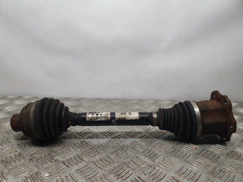 Recambio de transmision delantera izquierda para audi a4 ber. (b8) básico quattro referencia OEM IAM 8K0407271P  FUELLE TOCADO