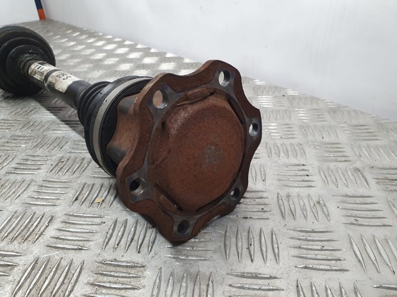 Recambio de transmision delantera izquierda para audi a4 ber. (b8) básico quattro referencia OEM IAM 8K0407271P  FUELLE TOCADO