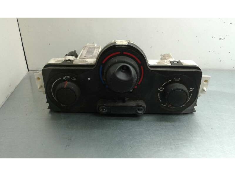 Recambio de mando calefaccion / aire acondicionado para renault megane ii berlina 5p confort dynamique referencia OEM IAM 668445