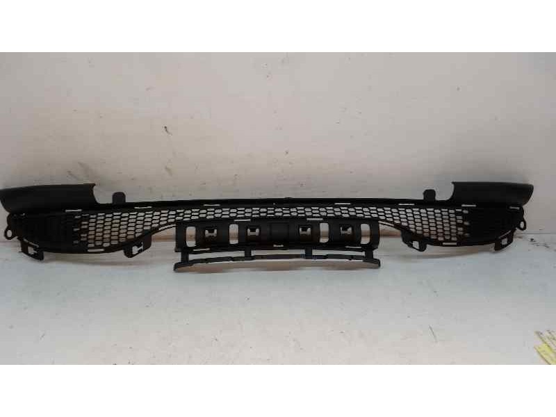 Recambio de rejilla central paragolpes para peugeot 208 referencia OEM IAM 107174204  INFERIOR