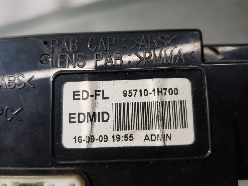 Recambio de pantalla multifuncion para kia cee´d drive referencia OEM IAM 957101H700  