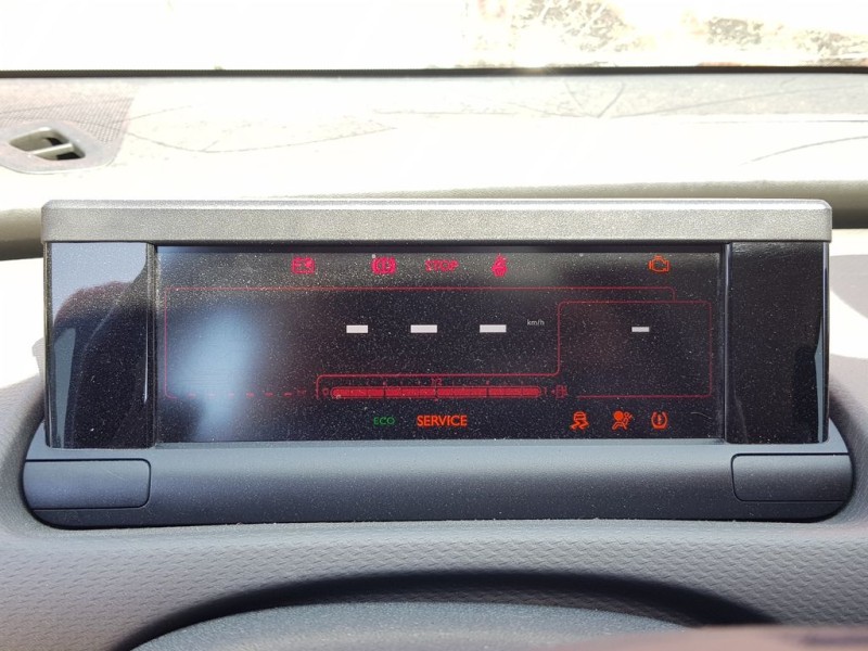 Recambio de cuadro instrumentos para citroën c4 cactus feel edition referencia OEM IAM CMBE3CEM00  