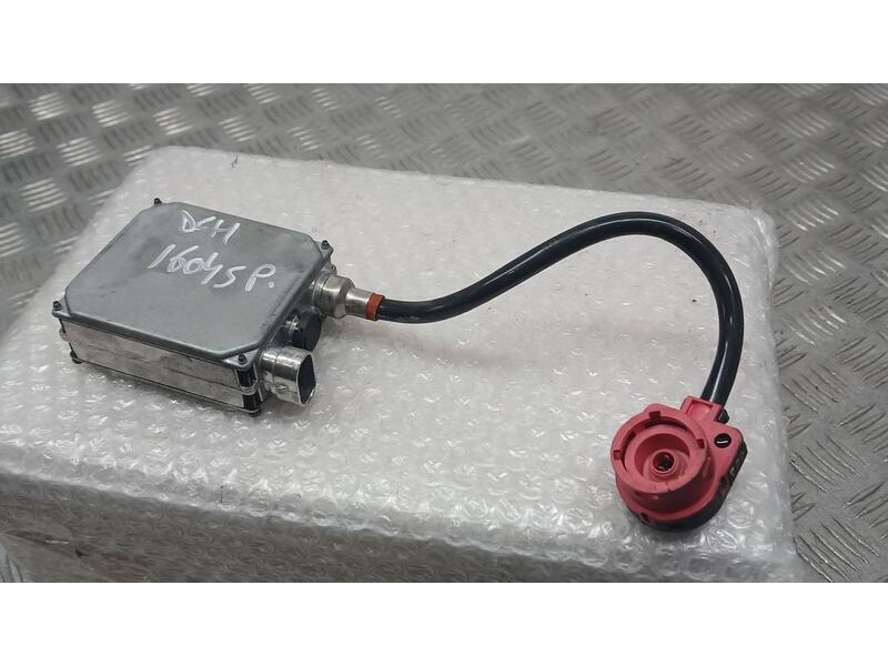 Recambio de centralita faros xenon para mercedes-benz clase e (w210) berlina 220 cdi referencia OEM IAM 5DV00776021 HELLA DERECH