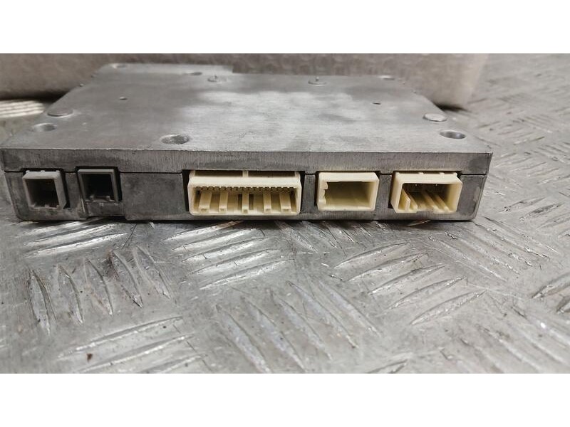 Recambio de modulo electronico para toyota auris hybrid active referencia OEM IAM 86840YY132 HARMAN 2541165