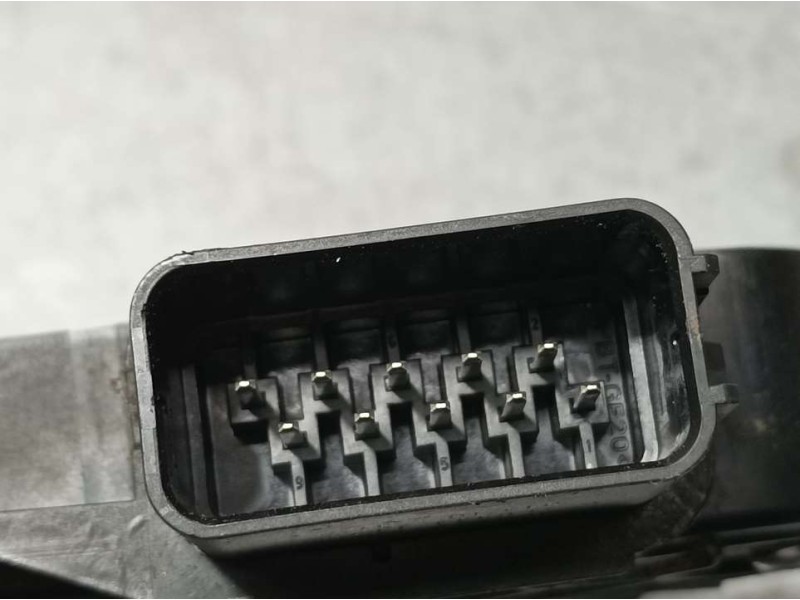 Recambio de cerradura puerta trasera derecha para ford kuga (cbv) titanium referencia OEM IAM 8V4AS26412EA  ELECTRICA