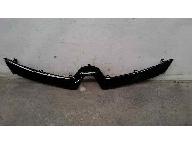 Recambio de moldura para renault clio iv referencia OEM IAM 107199603 VA EN REJILLA 