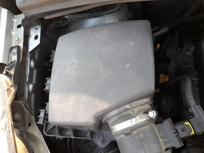 Recambio de carcasa filtro aire para opel meriva b monospace (s10) 1.7 cdti (75) referencia OEM IAM 13340818  