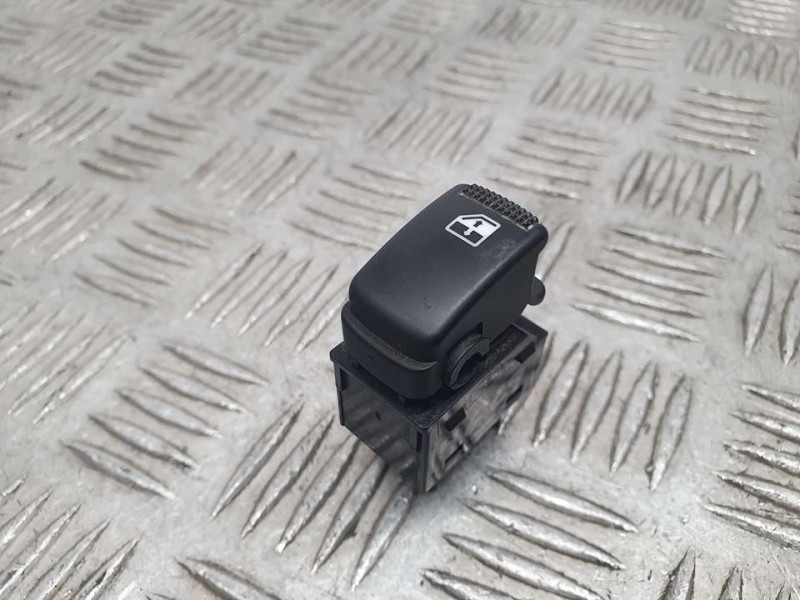 Recambio de mando elevalunas trasero izquierdo para hyundai matrix (fc) 1.5 crdi 16v gls referencia OEM IAM SIN REF  