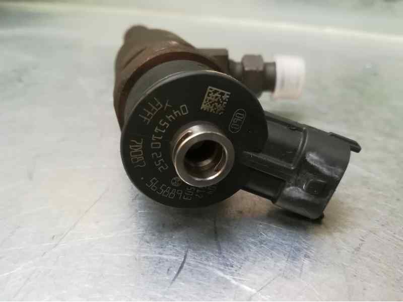 Recambio de inyector para peugeot bipper 1.4 hdi referencia OEM IAM 565889 0445110252 BOSCH