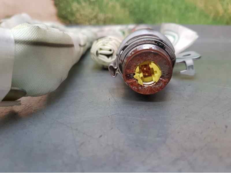 Recambio de airbag cortina delantero derecho para nissan micra (k13) acenta referencia OEM IAM 6167423  