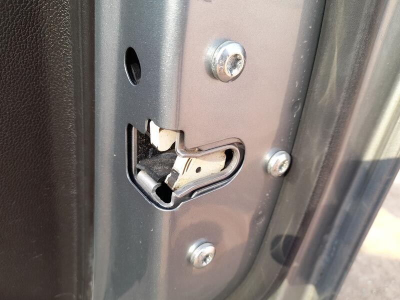 Recambio de cerradura puerta delantera derecha para opel meriva b monospace (s10) 1.7 cdti (75) referencia OEM IAM 13258274  