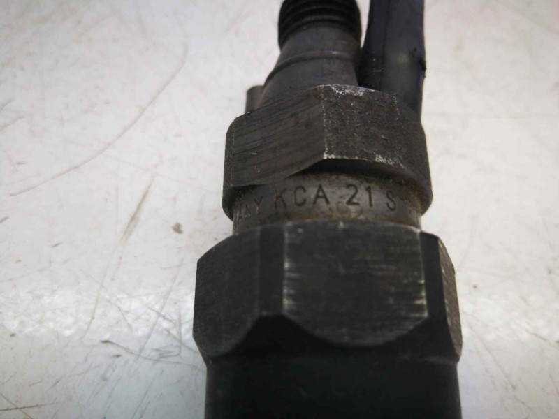 Recambio de inyector para opel omega b 2.5 turbodiesel (x 25 td / u 25 td / l93) referencia OEM IAM KCA21S71  