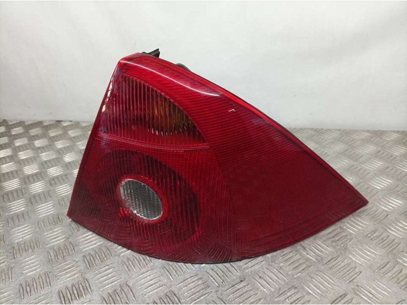 Recambio de piloto trasero derecho para ford mondeo berlina (ge) ghia referencia OEM IAM 9EL17155802  