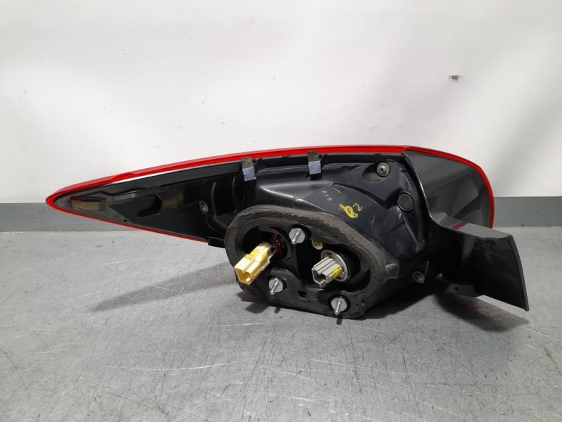 Recambio de piloto trasero derecho para mazda 3 lim. () style referencia OEM IAM BLE951150A TOCADO EXTERIOR