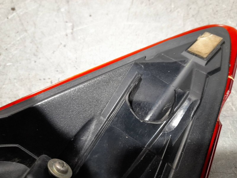 Recambio de piloto trasero derecho para mazda 3 lim. () style referencia OEM IAM BLE951150A TOCADO EXTERIOR