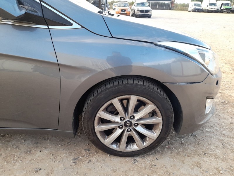 Recambio de aleta delantera derecha para hyundai i40 i (vf) 1.7 crdi referencia OEM IAM 663213Z000  