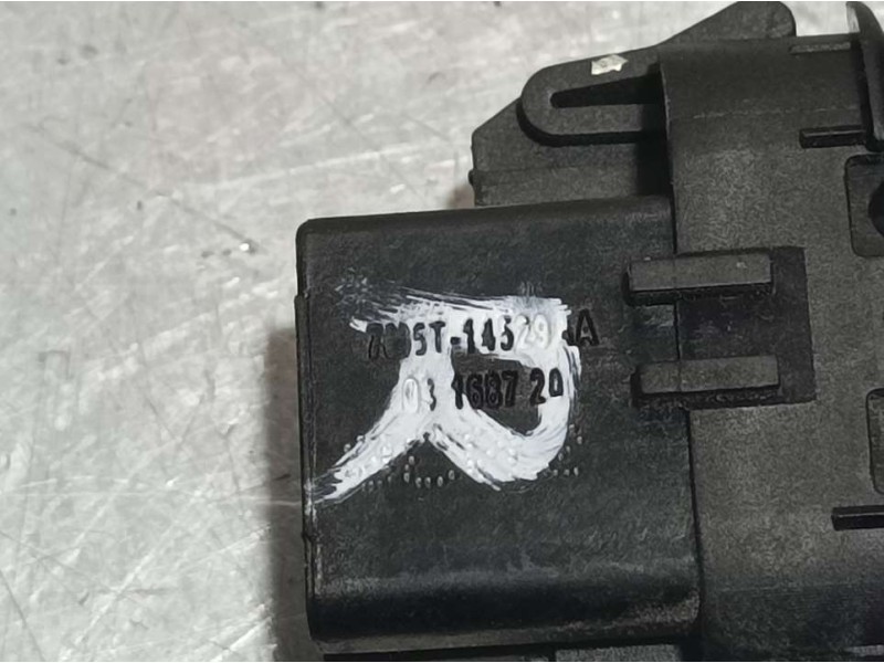 Recambio de mando elevalunas trasero derecho para ford kuga (cbv) titanium referencia OEM IAM 7M5T14529AA  