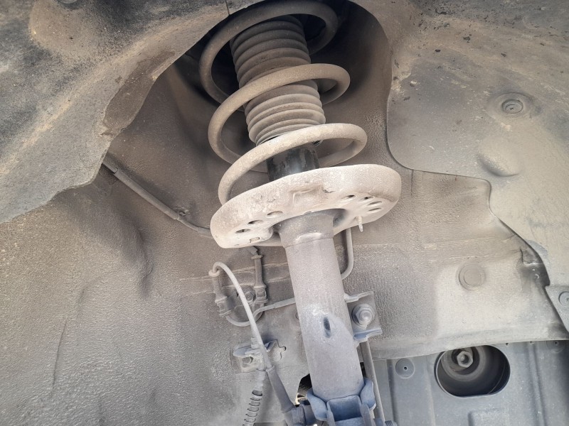 Recambio de amortiguador delantero derecho para hyundai i40 i (vf) 1.7 crdi referencia OEM IAM 546613Z130  