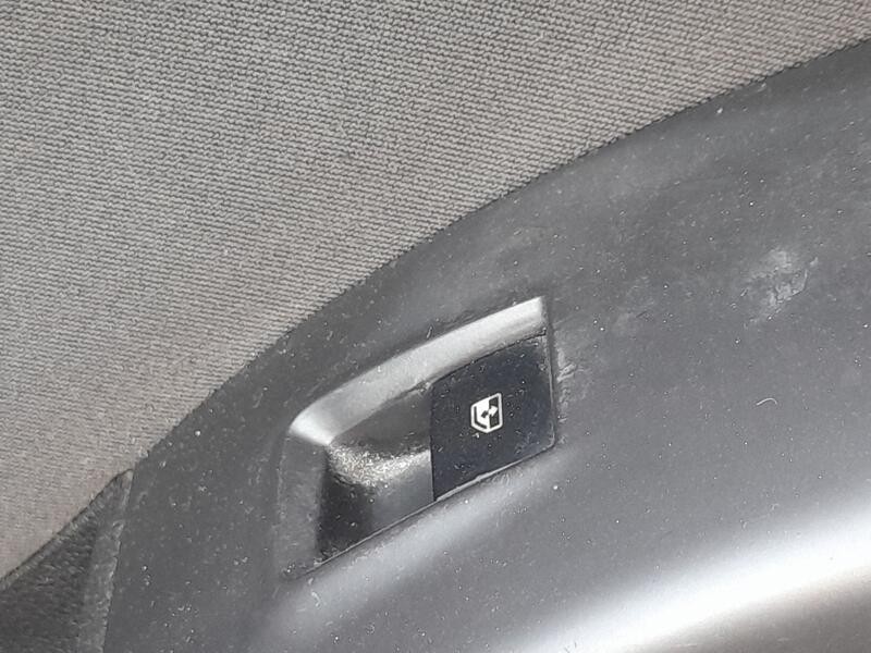 Recambio de mando elevalunas delantero derecho para opel meriva b monospace (s10) 1.7 cdti (75) referencia OEM IAM 13301886  