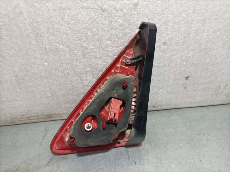Recambio de piloto trasero izquierdo para peugeot 3008 premium referencia OEM IAM 9683461080  INTERIOR
