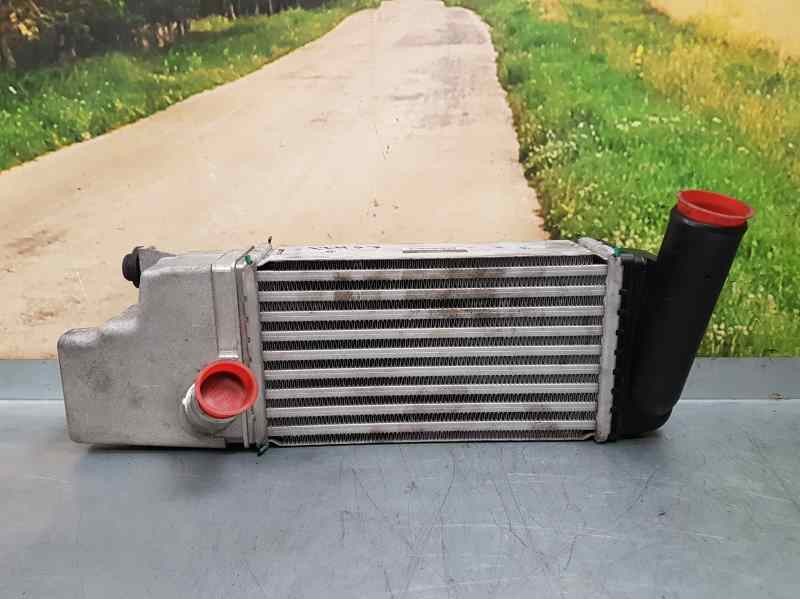 Recambio de intercooler para toyota auris luna referencia OEM IAM JD1271005350  