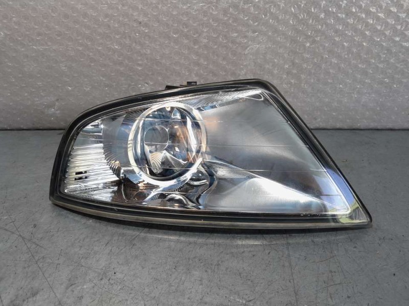 Recambio de faro antiniebla izquierdo para ford mondeo berlina (ge) ambiente plus referencia OEM IAM 0305068001  