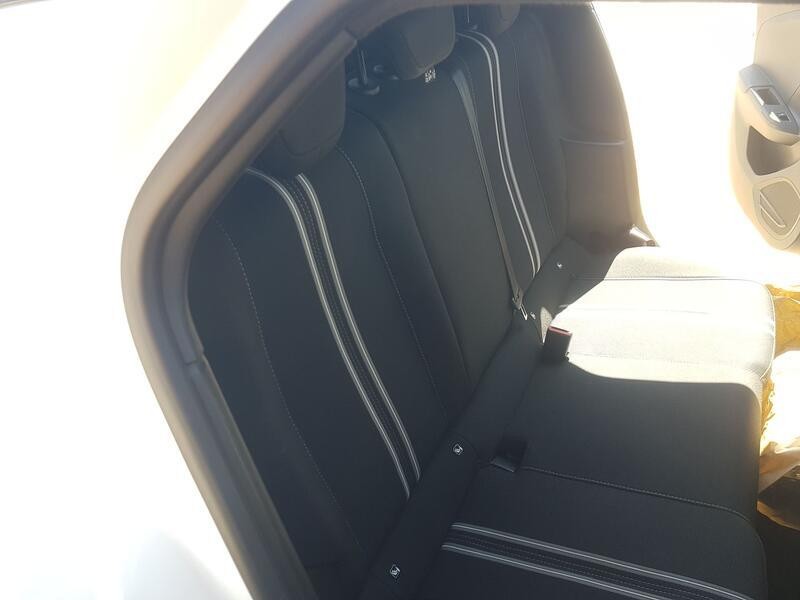 Recambio de asientos traseros para opel corsa f (p2jo) 1.2 (68) referencia OEM IAM  TOCADO 