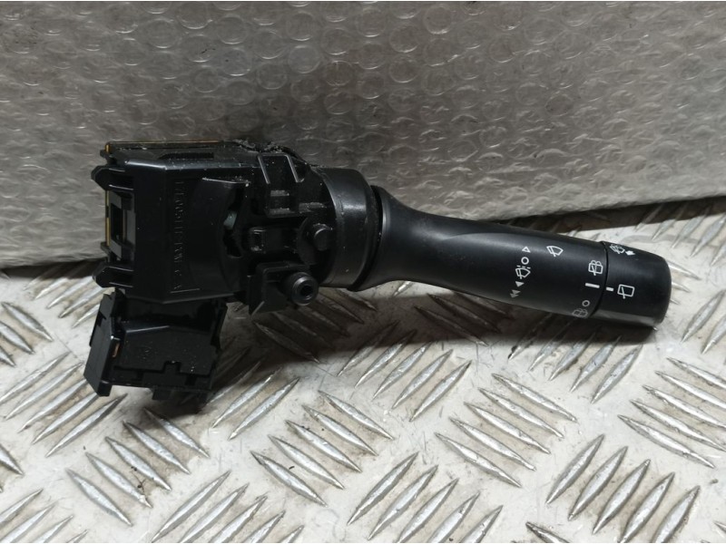 Recambio de mando limpia para toyota aygo x-cite referencia OEM IAM 846520H020  