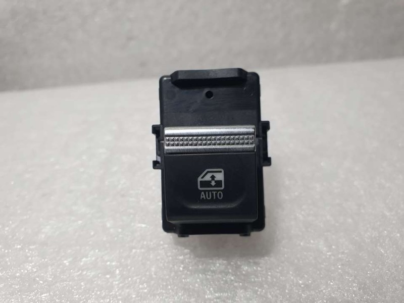 Recambio de mando elevalunas trasero izquierdo para renault clio v intens referencia OEM IAM 254114723R  