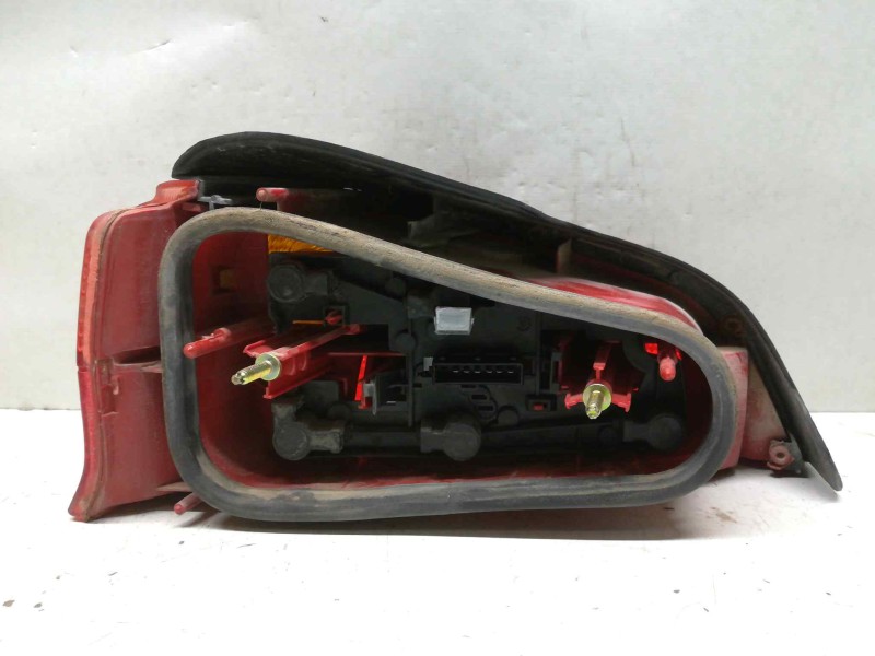 Recambio de piloto trasero derecho para peugeot 106 (s1) 1.1 referencia OEM IAM   