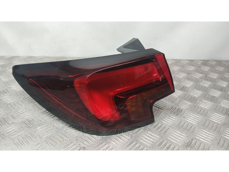 Recambio de piloto trasero izquierdo para opel astra k (b16) 1.6 cdti (68) referencia OEM IAM 390159743 ROZADO CANTO TOCADO VER 