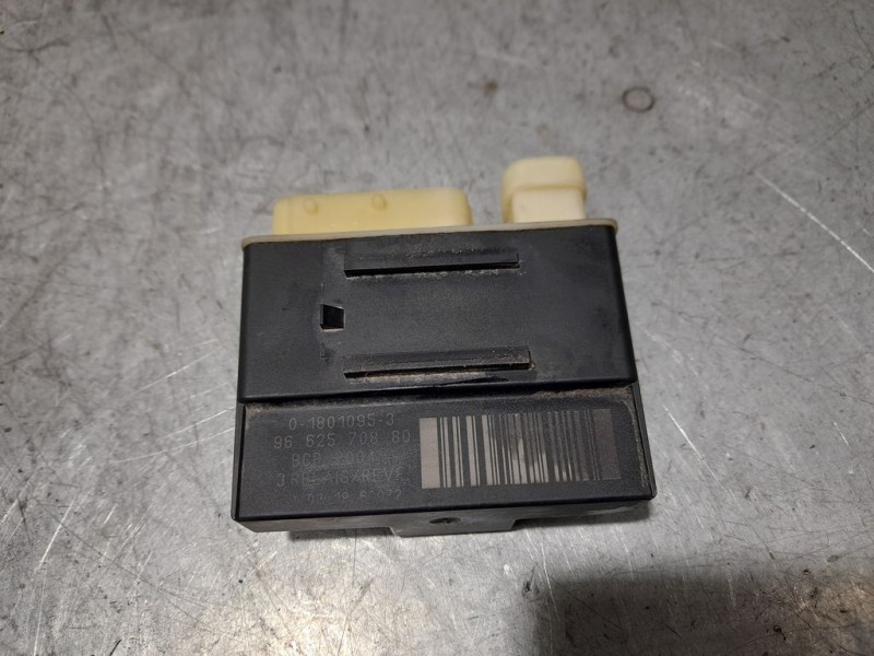 Recambio de caja precalentamiento para peugeot 308 allure referencia OEM IAM 9662570880  