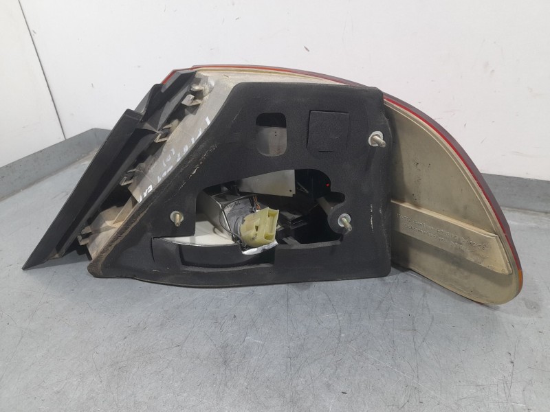 Recambio de piloto trasero izquierdo exterior para bmw 7 (e65, e66, e67) 730 d referencia OEM IAM 2VA00841301  