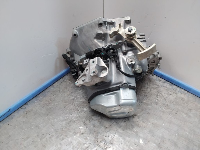 Recambio de caja cambios para peugeot 208 (p2) active referencia OEM IAM 20A707 1133941 5VELOCIDADES